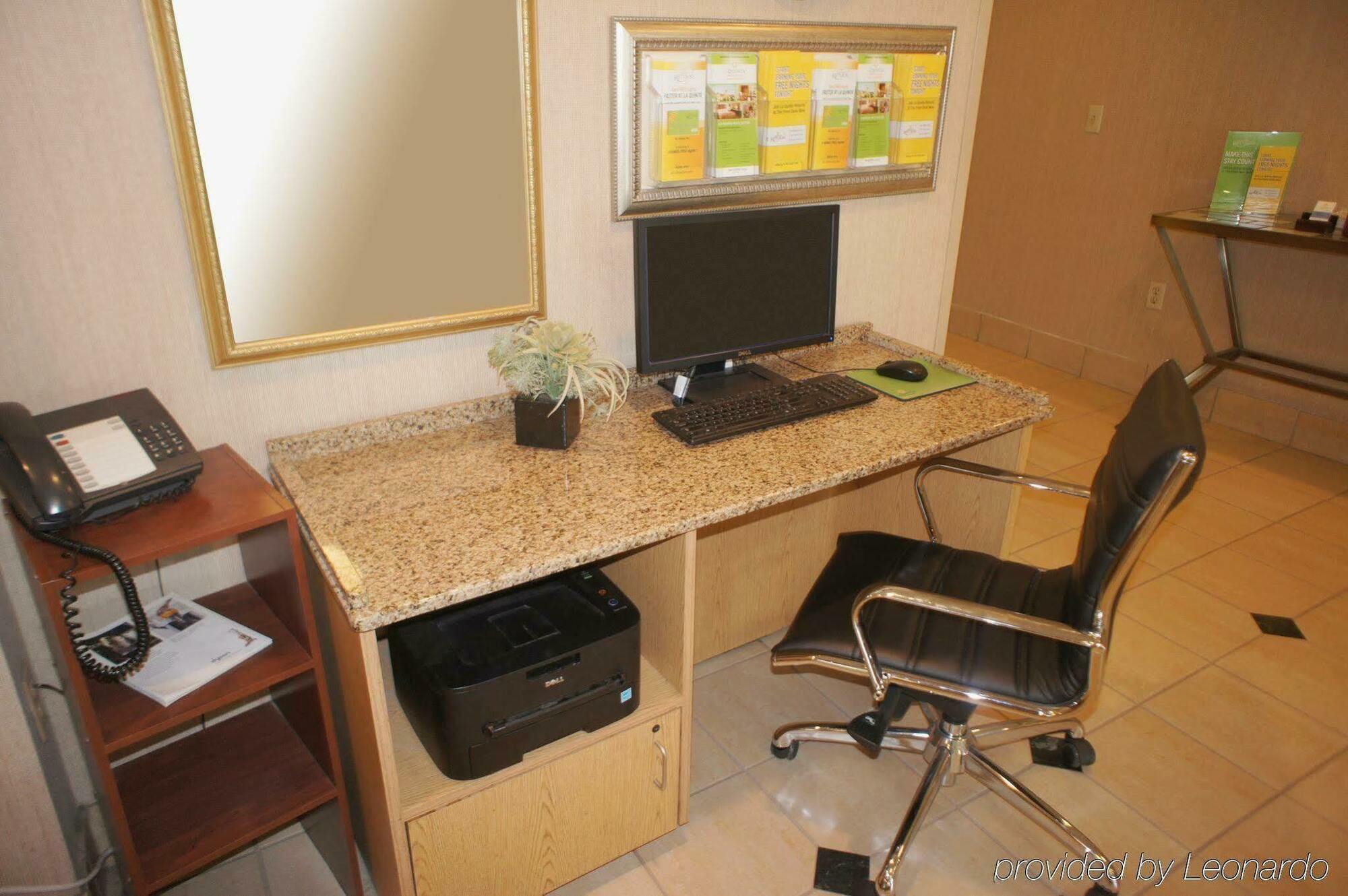 ラ キンタ イン&スイーツ バイ ウィンダム コロンビア フォート ミード ジェサップ エクステリア 写真